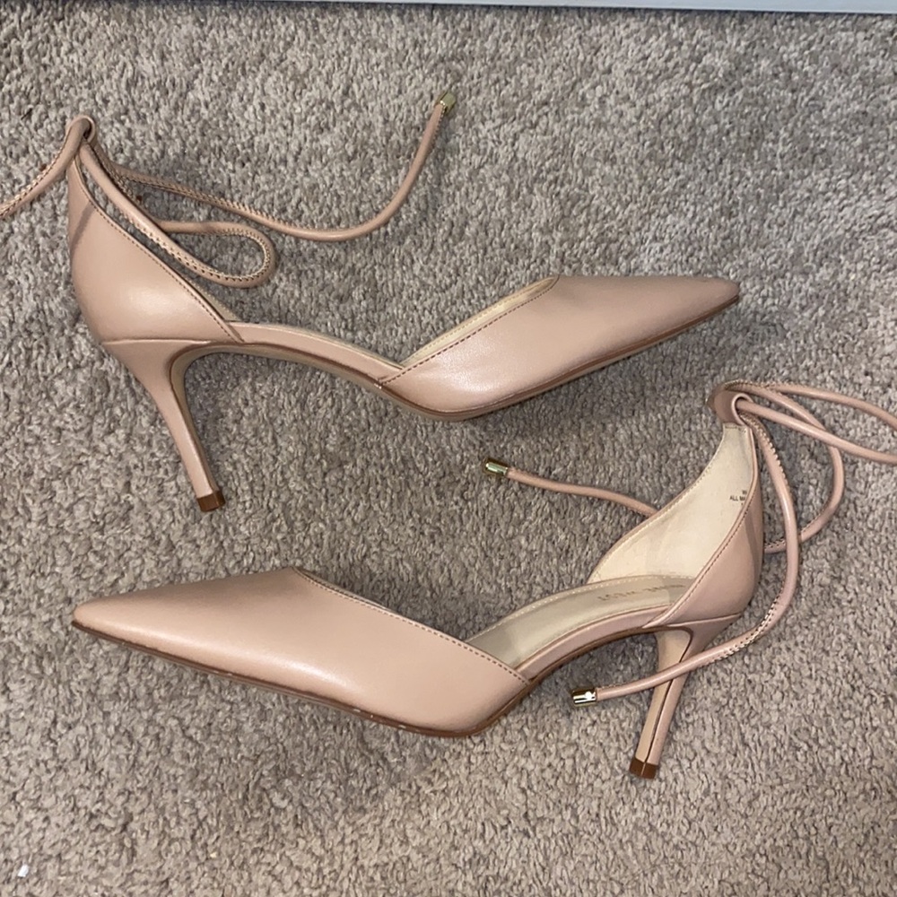 Nine West Nude Heels - Picture 1 of 9